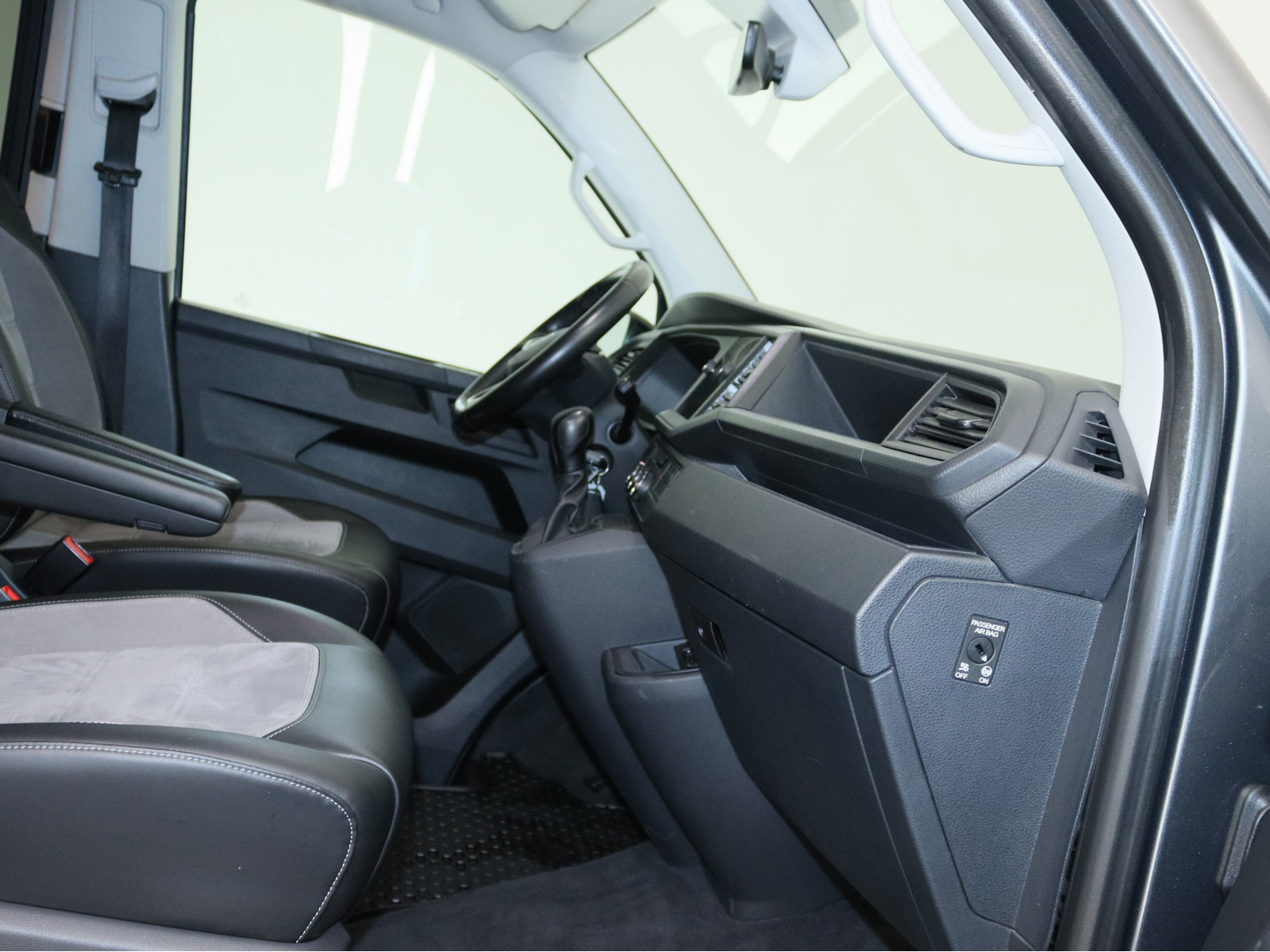 VW T6.1 California 2.0 TDI California Beach Tour 4Motion VW T6.1 California 2.0 TDI California Beach Tour 4Motion