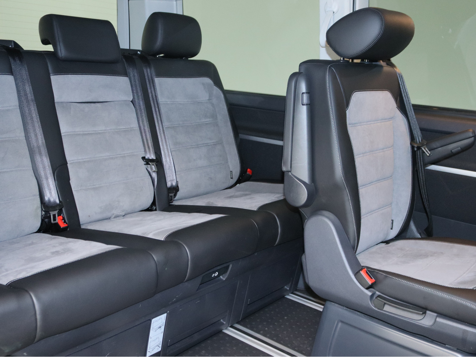 VW T6.1 California 2.0 TDI California Beach Tour 4Motion VW T6.1 California 2.0 TDI California Beach Tour 4Motion