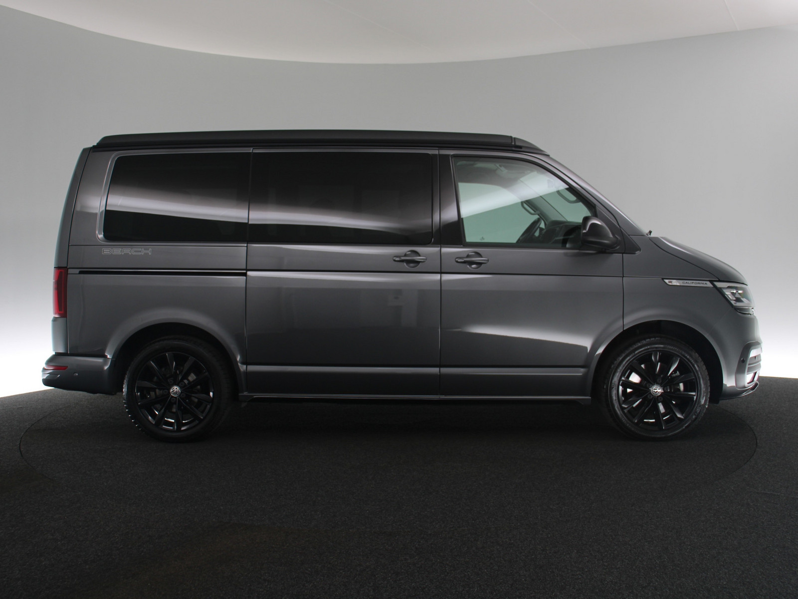 VW T6.1 California 2.0 TDI California Beach Tour 4Motion VW T6.1 California 2.0 TDI California Beach Tour 4Motion