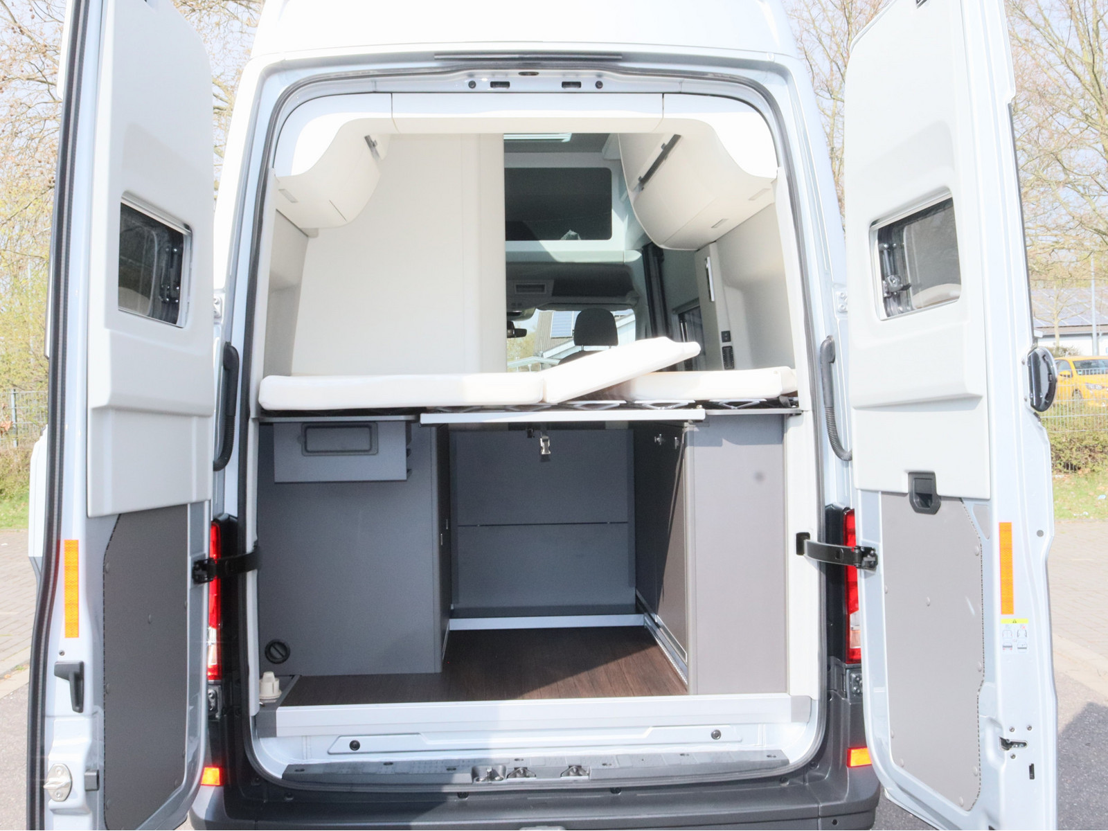 VW Crafter 2.0 TDI Grand California 600 FWD VW Crafter 2.0 TDI Grand California 600 FWD