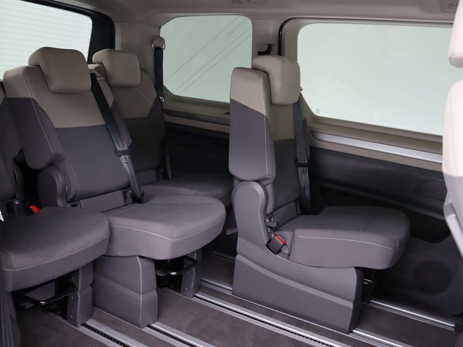 VW Multivan 2.0 TDI Life VW Multivan 2.0 TDI Life