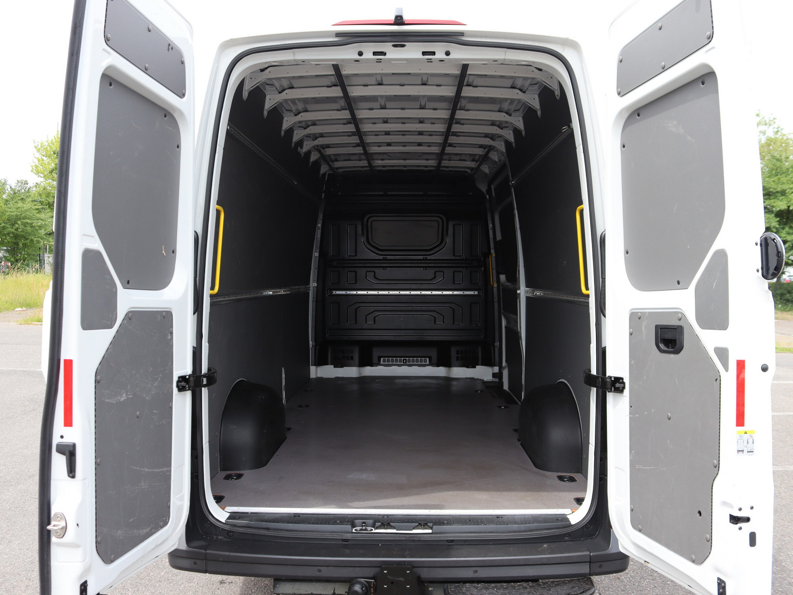 VW Crafter Kasten 35 2.0 TDI L3H2 VW Crafter Kasten 35 2.0 TDI L3H2