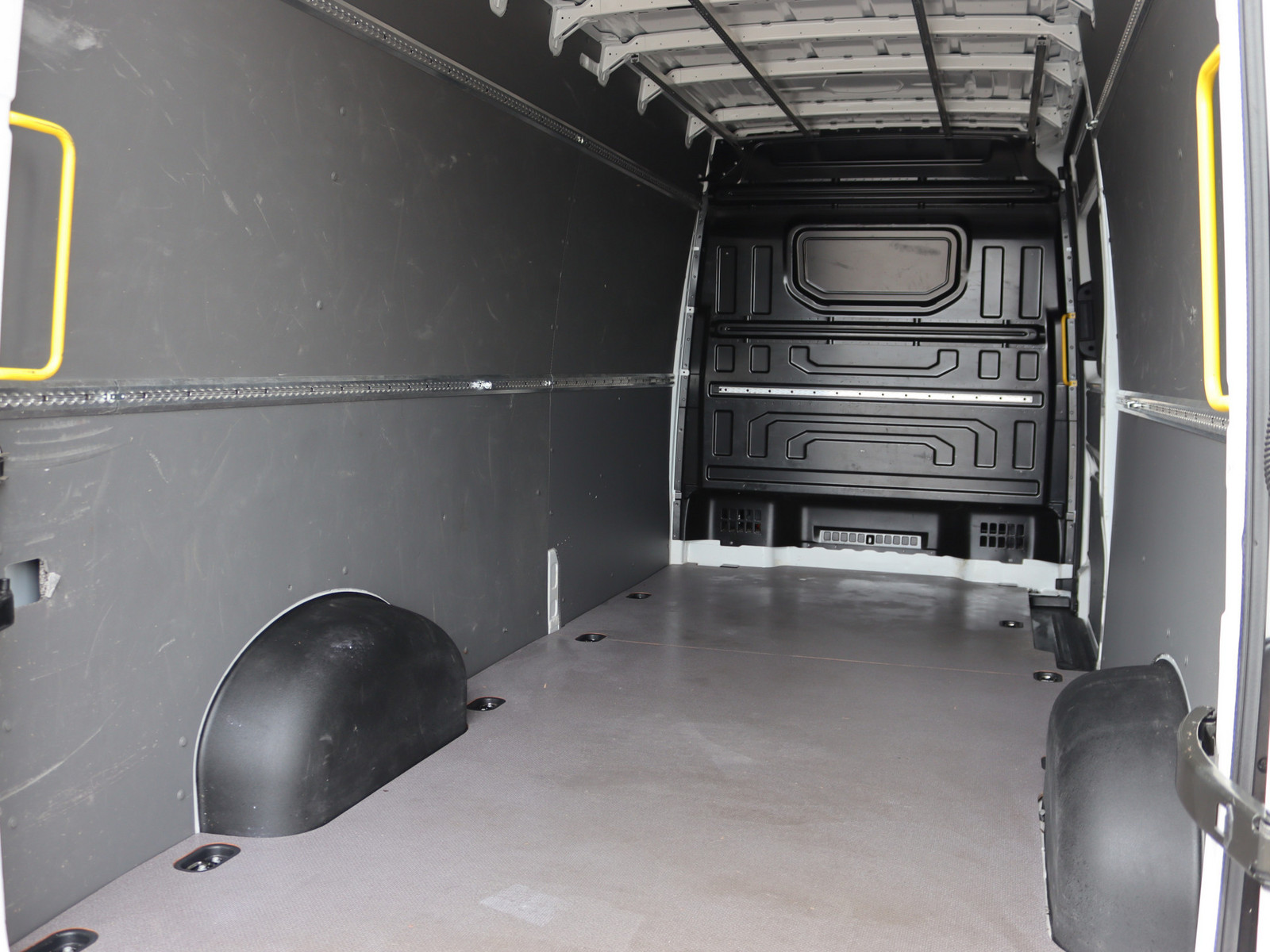VW Crafter Kasten 35 2.0 TDI L3H2 VW Crafter Kasten 35 2.0 TDI L3H2