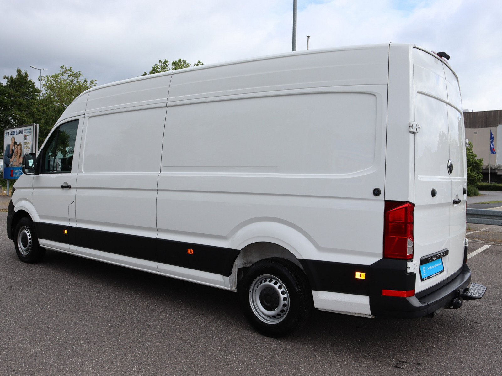 VW Crafter 35 2.0 TDI L3H2 FWD VW Crafter 35 2.0 TDI L3H2 FWD