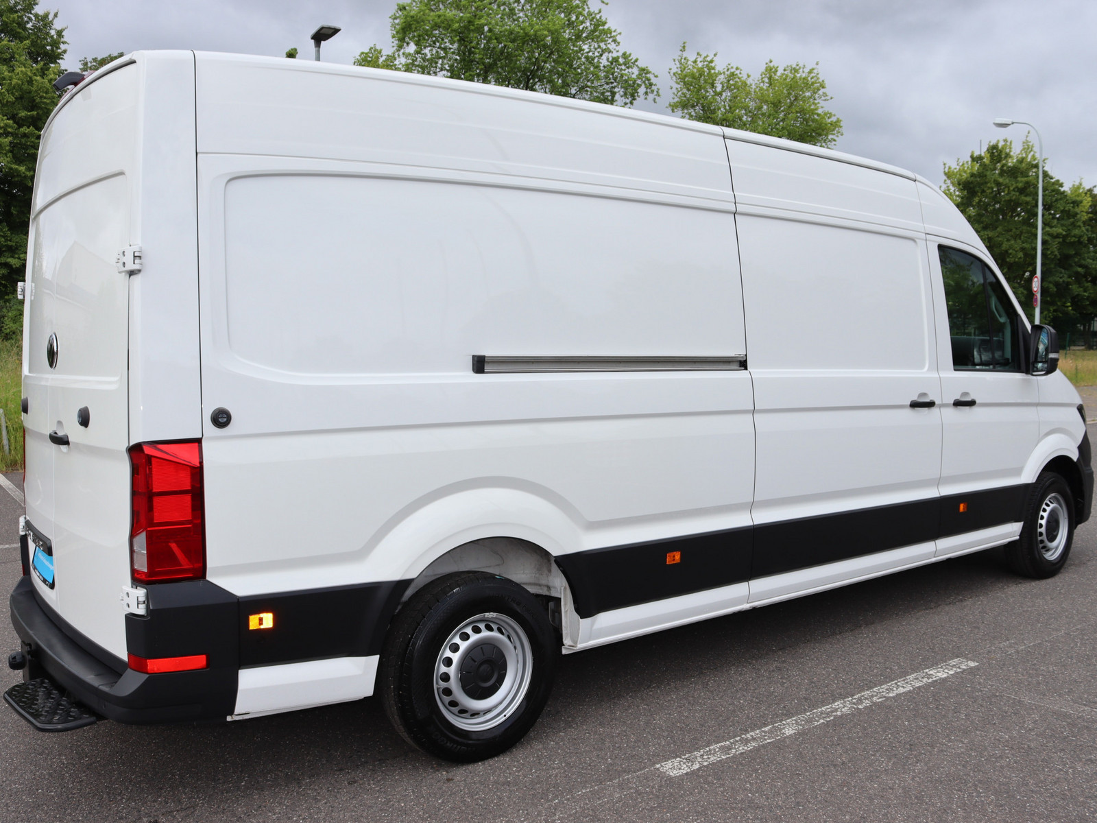VW Crafter 35 2.0 TDI L3H2 FWD VW Crafter 35 2.0 TDI L3H2 FWD