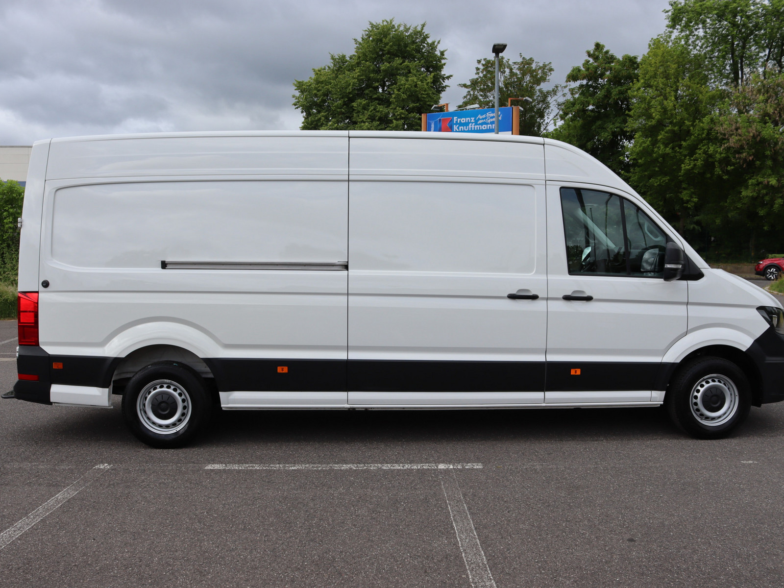VW Crafter 35 2.0 TDI L3H2 FWD VW Crafter 35 2.0 TDI L3H2 FWD
