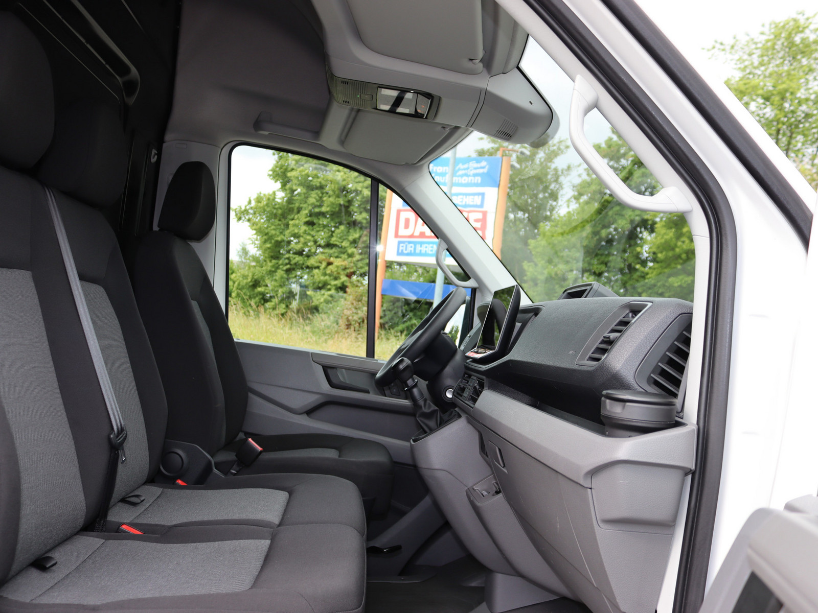 VW Crafter 35 2.0 TDI L3H2 FWD VW Crafter 35 2.0 TDI L3H2 FWD