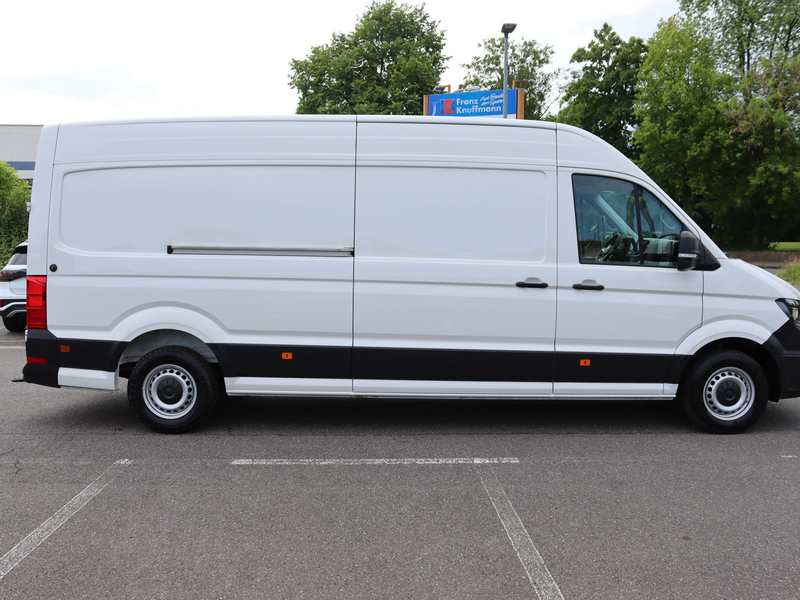 VW Crafter 35 2.0 TDI L3H2 FWD VW Crafter 35 2.0 TDI L3H2 FWD