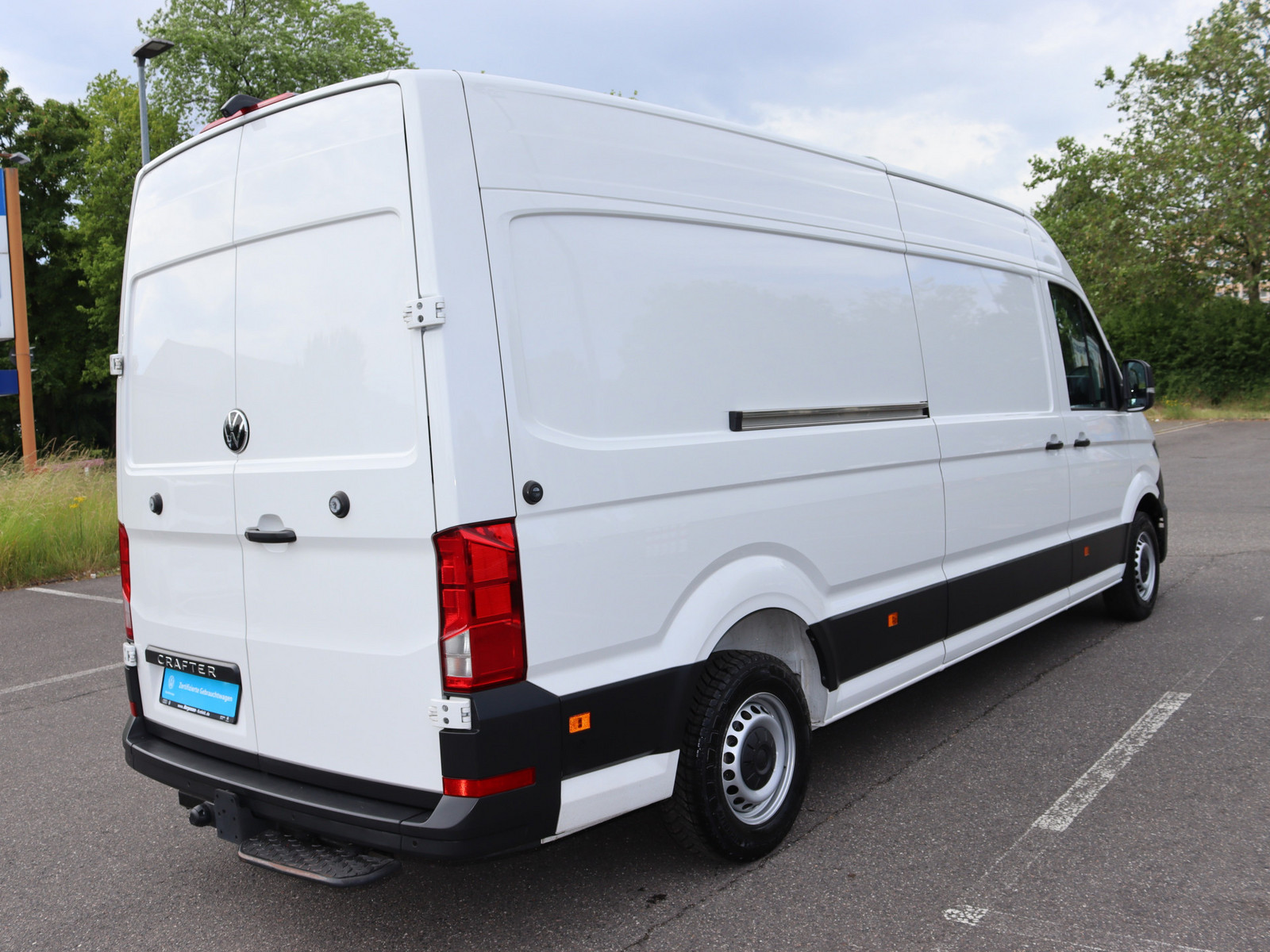 VW Crafter 35 2.0 TDI L3H2 FWD VW Crafter 35 2.0 TDI L3H2 FWD