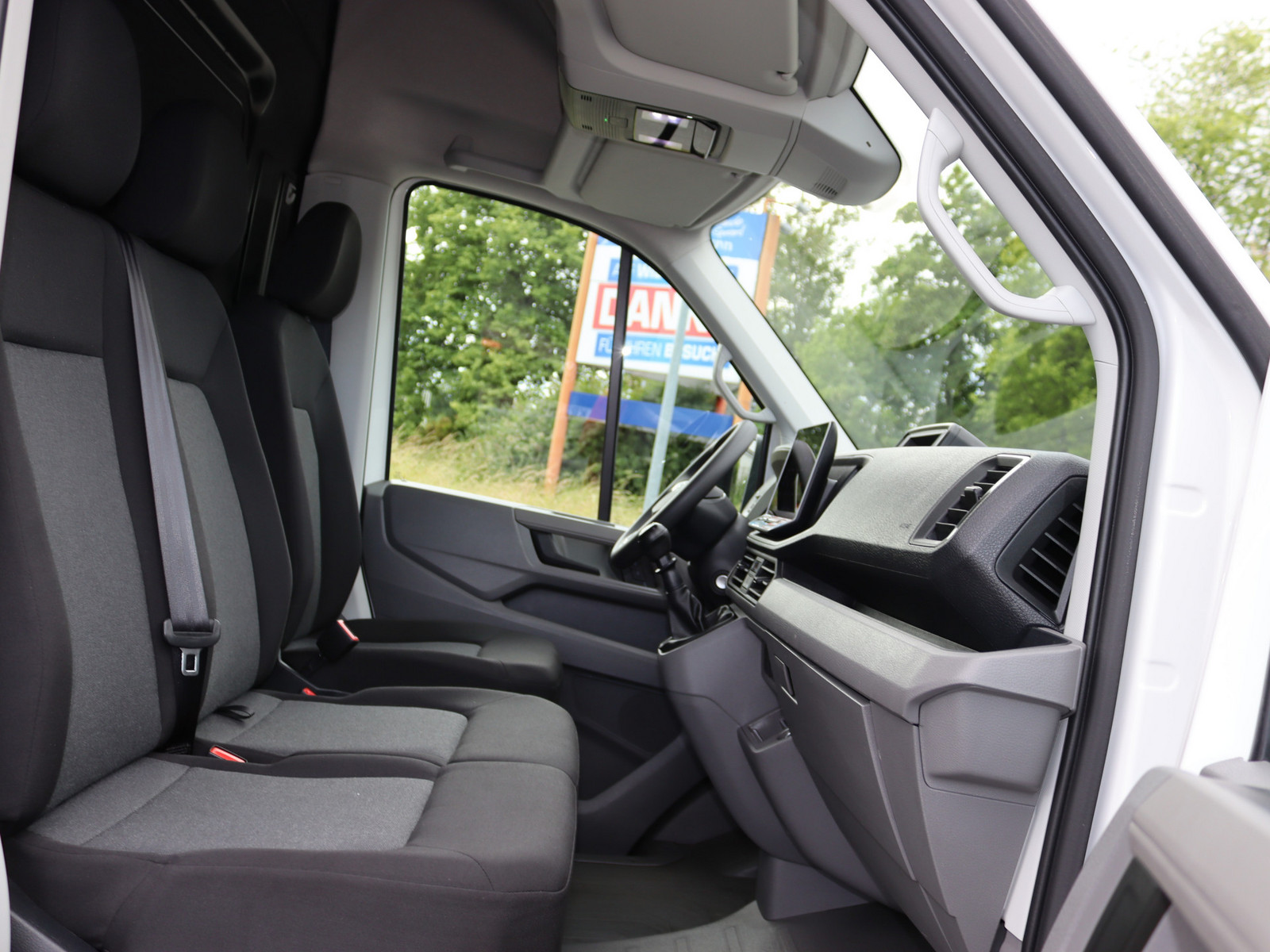 VW Crafter 35 2.0 TDI L3H2 FWD VW Crafter 35 2.0 TDI L3H2 FWD