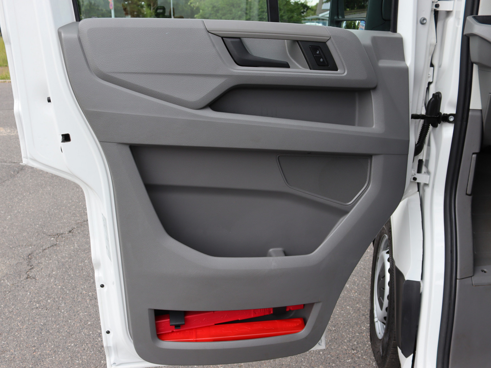 VW Crafter 35 2.0 TDI L3H2 FWD VW Crafter 35 2.0 TDI L3H2 FWD