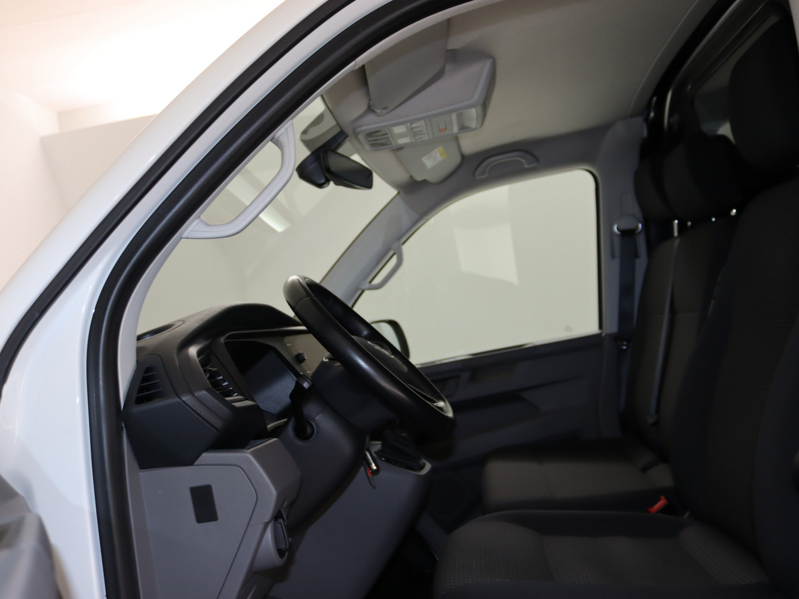 VW T6.1 Transporter Kasten 2.0 TDI VW T6.1 Transporter Kasten 2.0 TDI