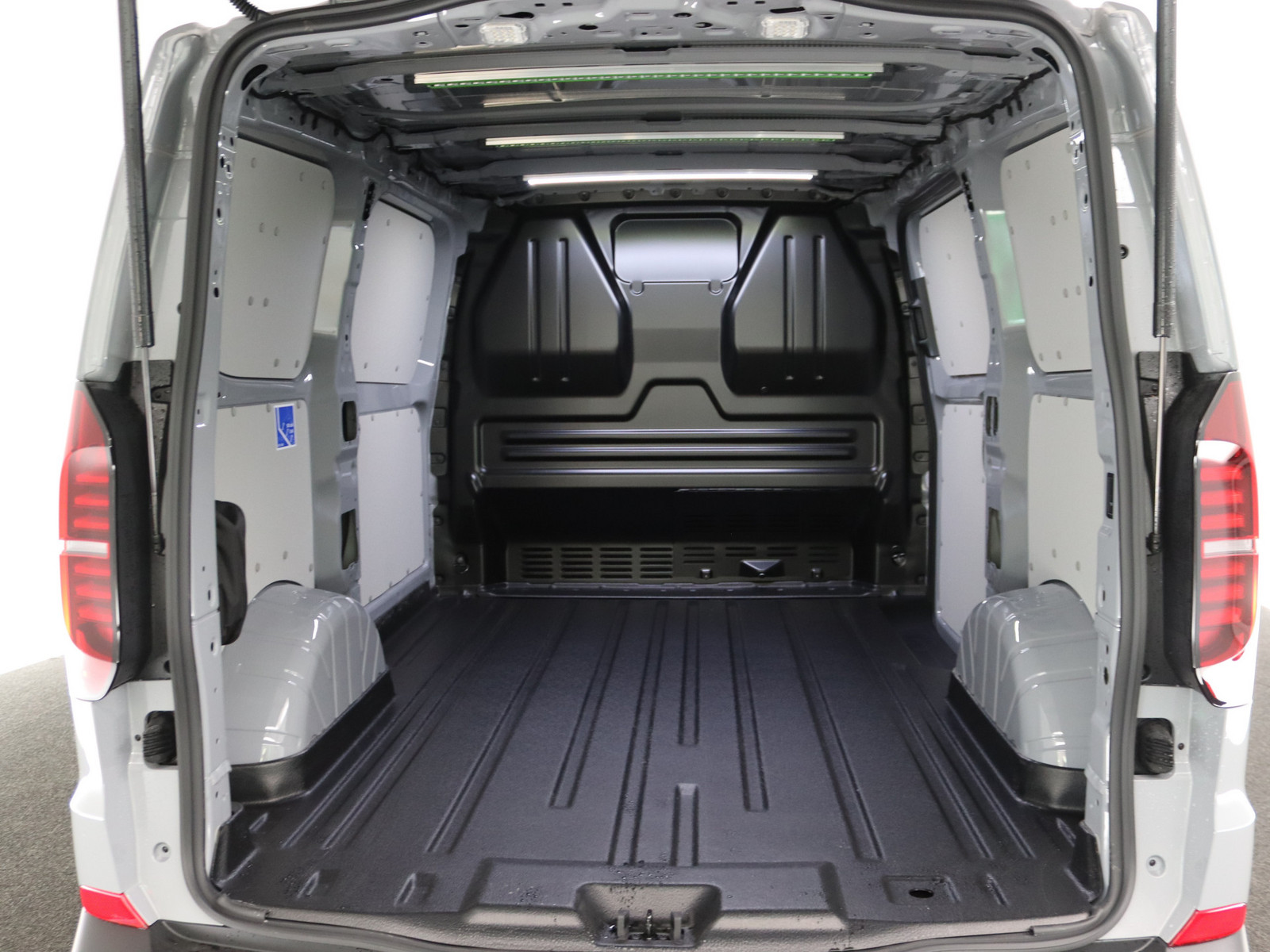 VW T7 Transporter Kasten 2.0 TDI KR VW T7 Transporter Kasten 2.0 TDI KR