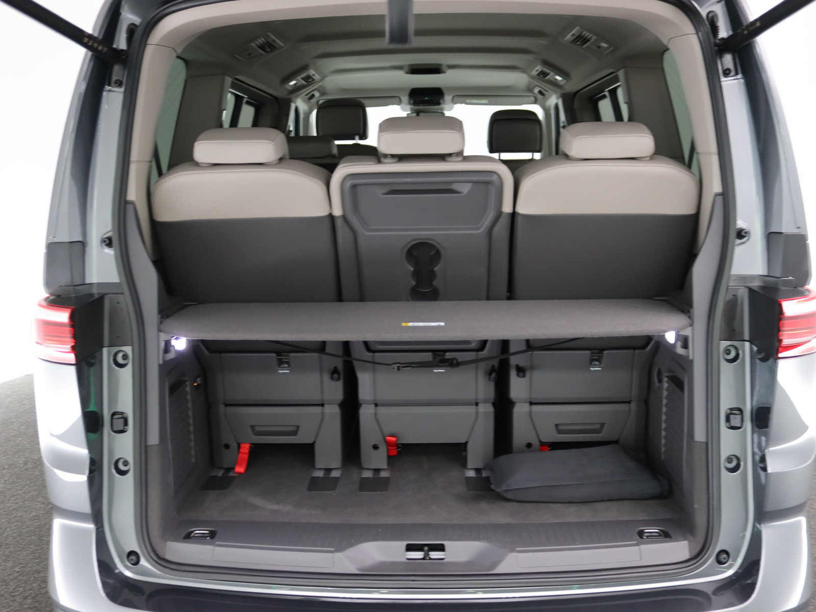 VW T7 Multivan 2.0 TDI Life VW T7 Multivan 2.0 TDI Life