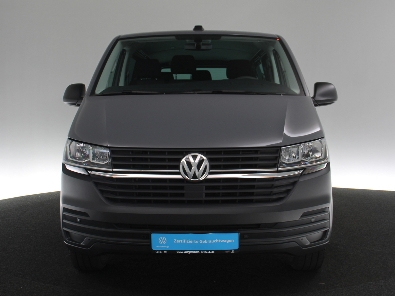 VW T6.1 Transporter Kombi 2.0 TDI lang FWD VW T6.1 Transporter Kombi 2.0 TDI lang FWD
