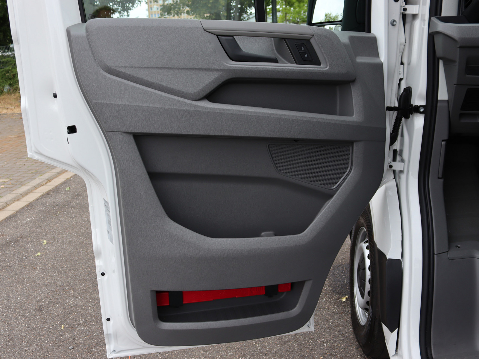 VW Crafter 35 2.0 TDI L2H2 FWD VW Crafter 35 2.0 TDI L2H2 FWD
