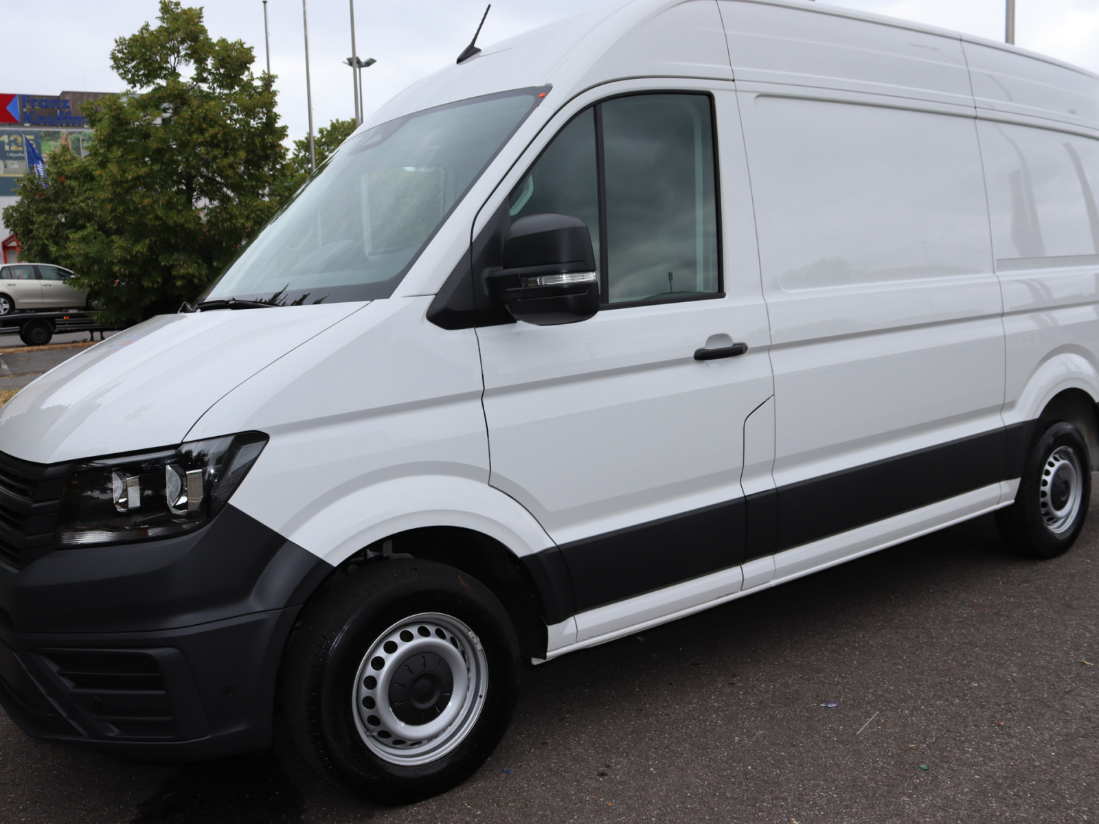 VW Crafter 35 2.0 TDI L2H2 FWD VW Crafter 35 2.0 TDI L2H2 FWD