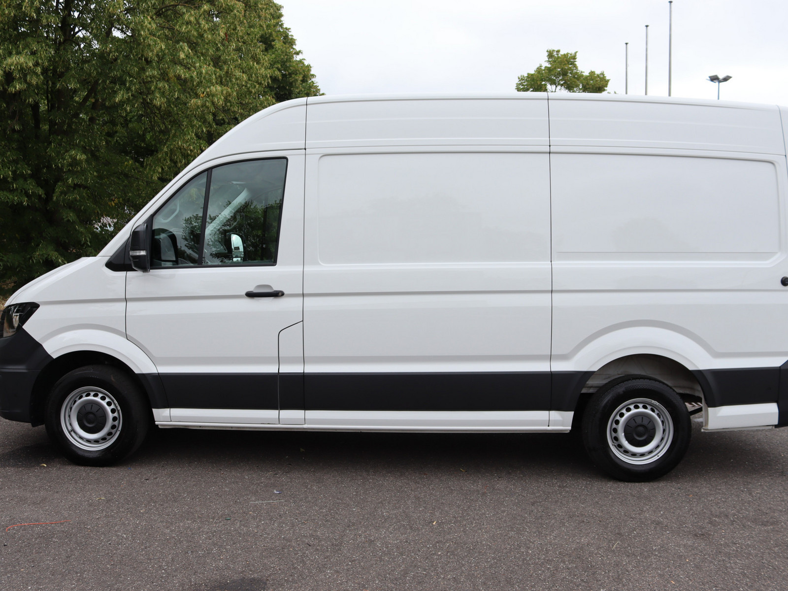 VW Crafter 35 2.0 TDI L2H2 FWD VW Crafter 35 2.0 TDI L2H2 FWD