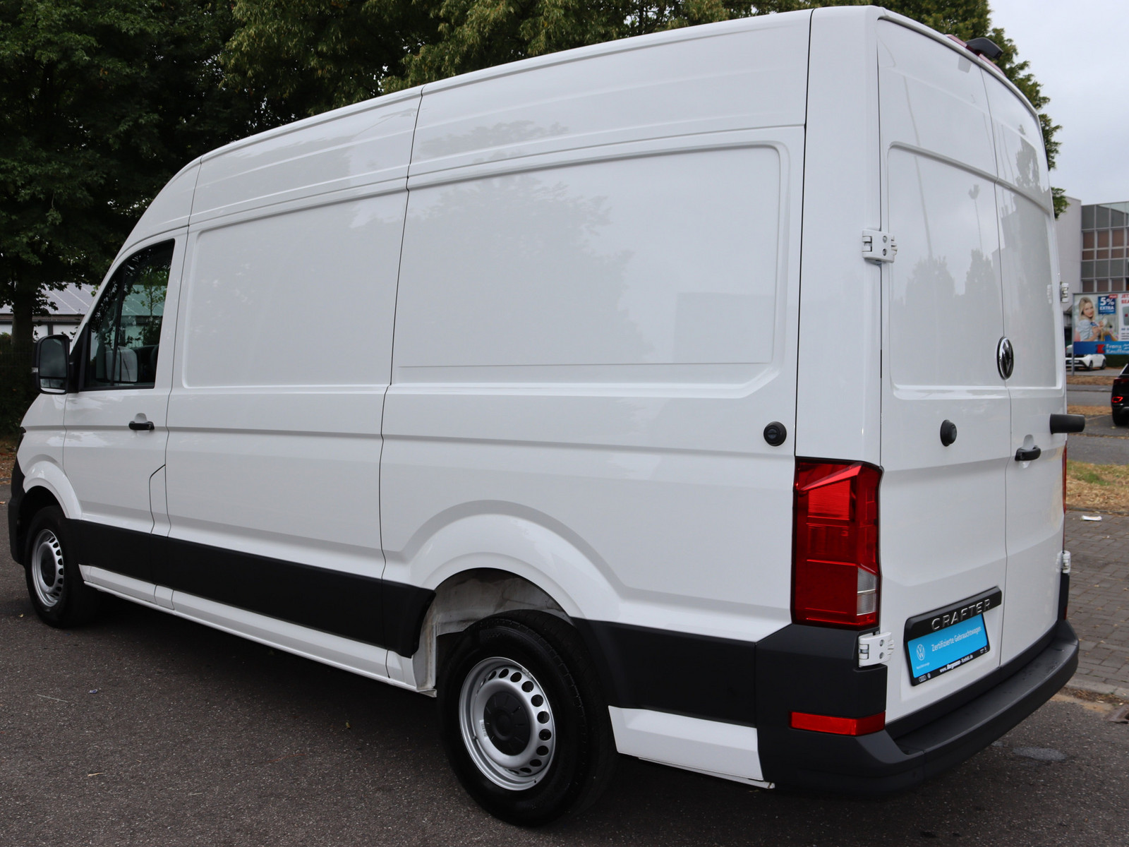 VW Crafter 35 2.0 TDI L2H2 FWD VW Crafter 35 2.0 TDI L2H2 FWD