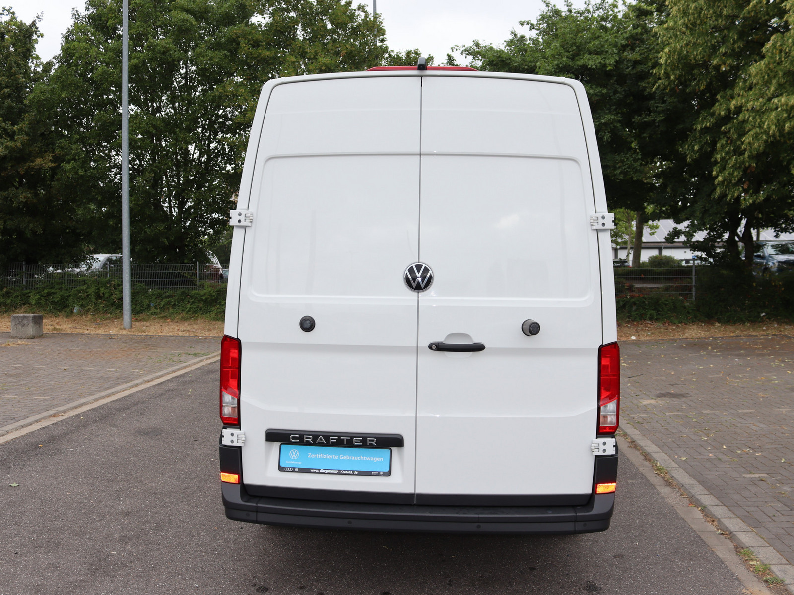 VW Crafter 35 2.0 TDI L2H2 FWD VW Crafter 35 2.0 TDI L2H2 FWD