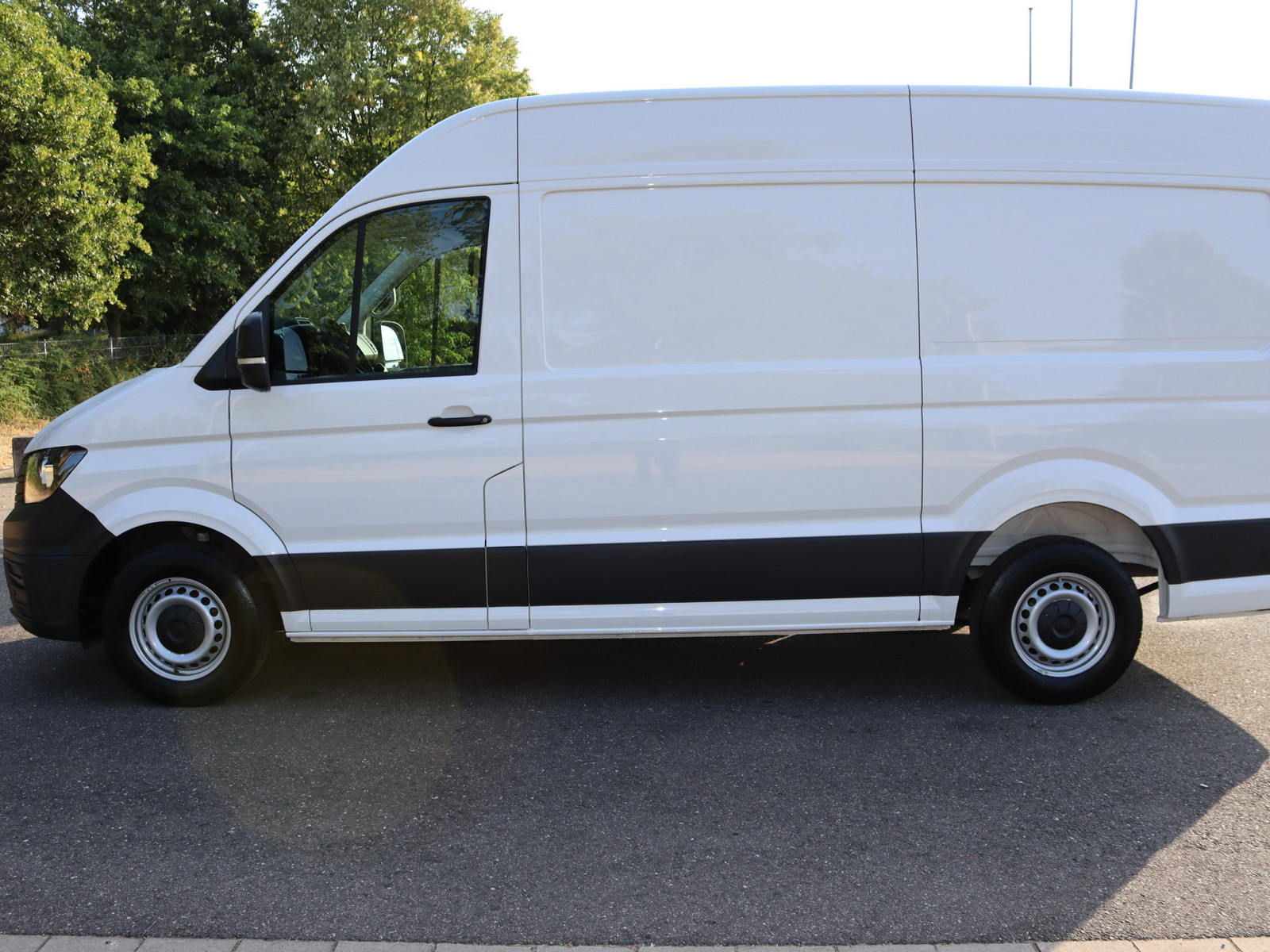 VW Crafter 35 2.0 TDI L2H2 FWD VW Crafter 35 2.0 TDI L2H2 FWD