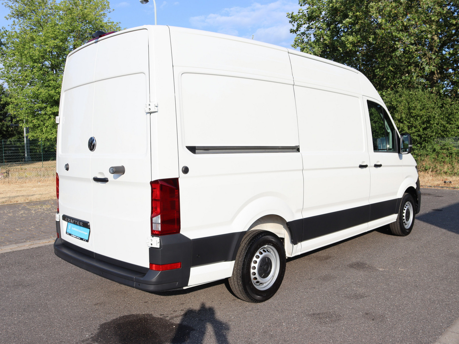 VW Crafter 35 2.0 TDI L2H2 FWD VW Crafter 35 2.0 TDI L2H2 FWD