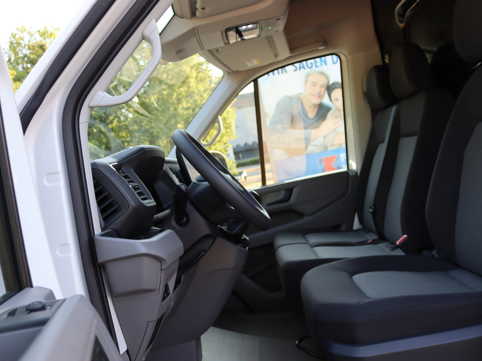 VW Crafter 35 2.0 TDI L2H2 FWD VW Crafter 35 2.0 TDI L2H2 FWD