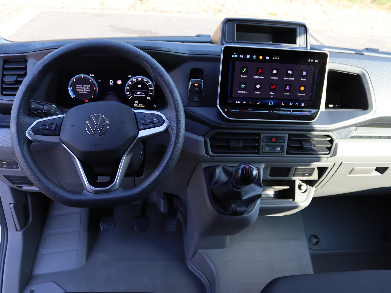 VW Crafter 35 2.0 TDI L2H2 FWD VW Crafter 35 2.0 TDI L2H2 FWD
