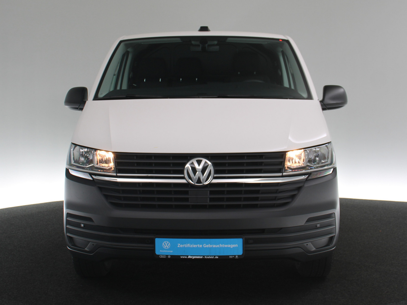 VW T6.1 Transporter Kasten 2.0 TDI lang FWD AHK PDC VW T6.1 Transporter Kasten 2.0 TDI lang FWD AHK PDC