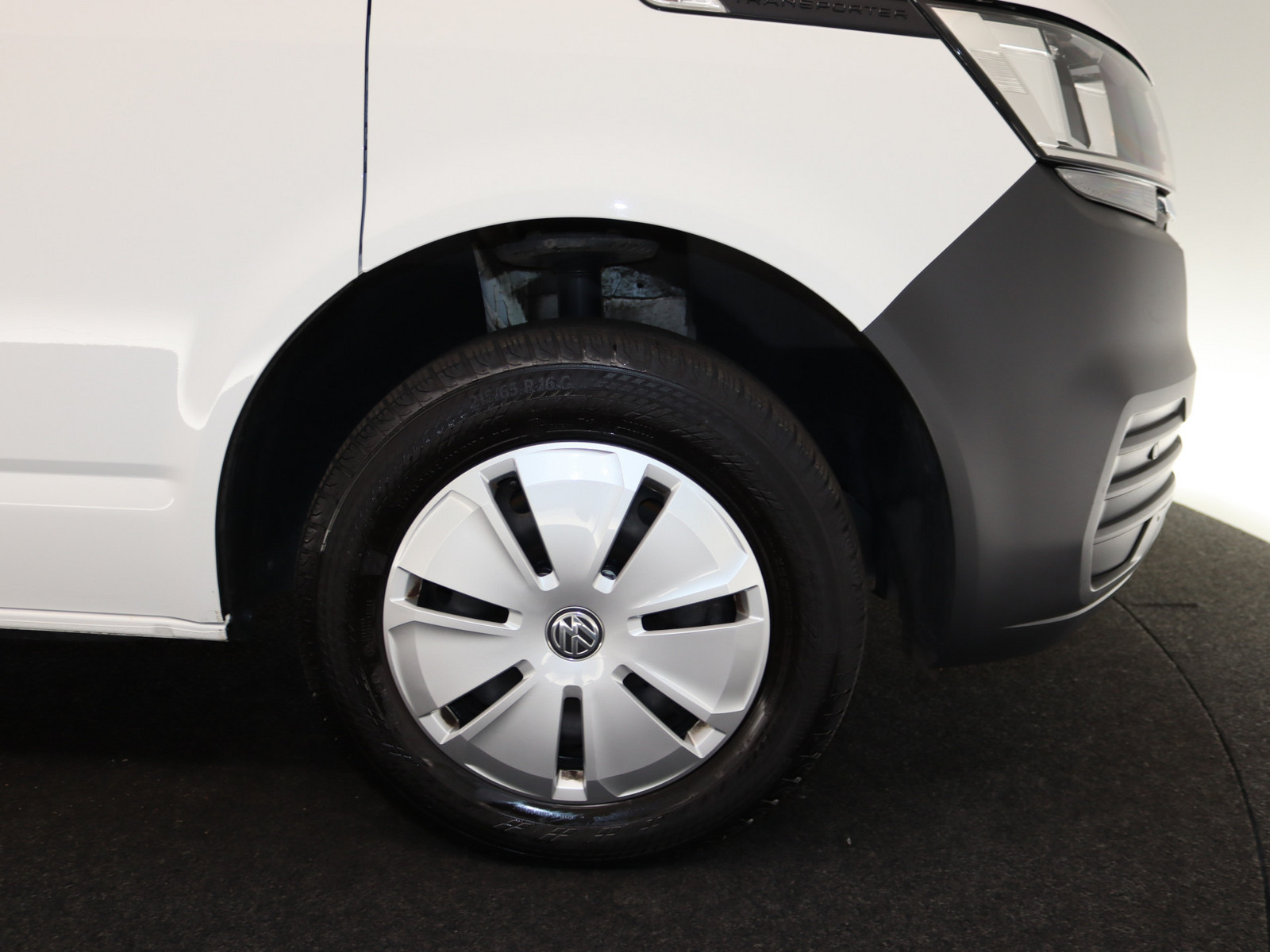VW T6.1 Transporter Kasten 2.0 TDI lang FWD AHK PDC VW T6.1 Transporter Kasten 2.0 TDI lang FWD AHK PDC