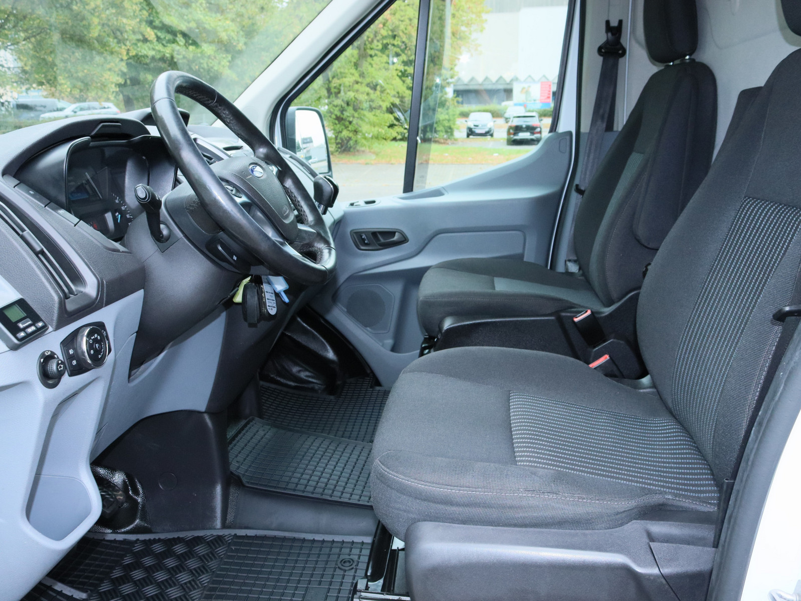 FORD Transit FT 350 2.0 TDCi DPF 350 L3 Trend FWD FORD Transit FT 350 2.0 TDCi DPF 350 L3 Trend FWD
