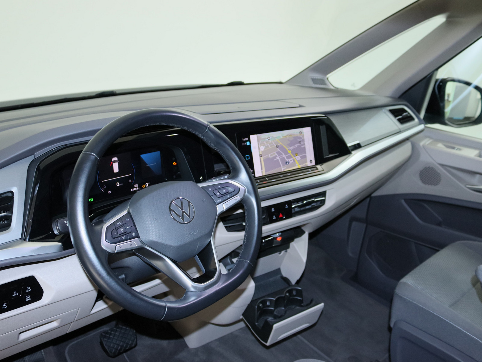 VW Multivan 2.0 TDI Life VW Multivan 2.0 TDI Life