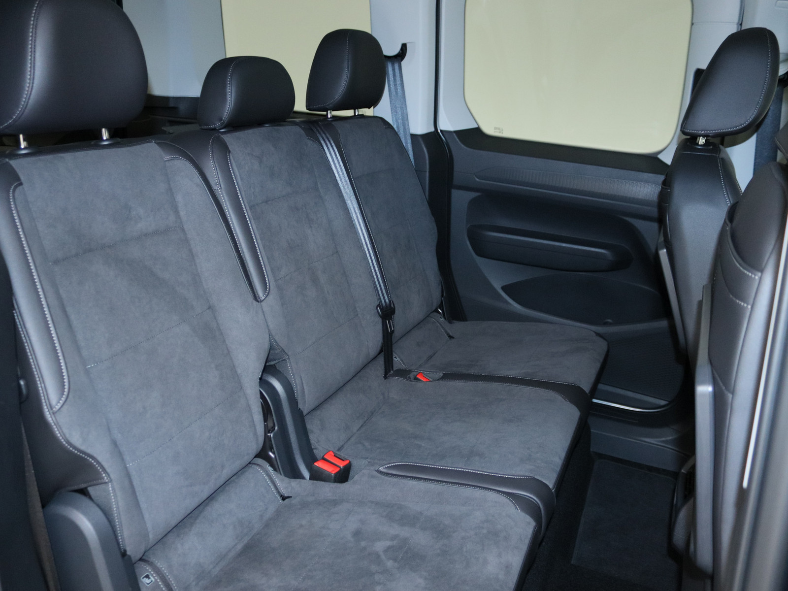 VW Caddy 1.5 TSI eHybrid Style VW Caddy 1.5 TSI eHybrid Style
