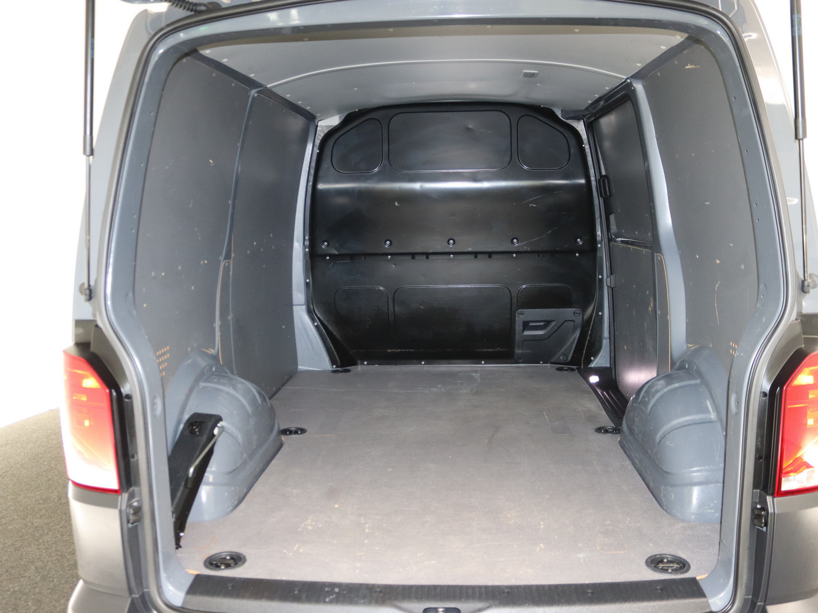 VW T6.1 Transporter Kasten 2.0 TDI FWD EcoProfi VW T6.1 Transporter Kasten 2.0 TDI FWD EcoProfi