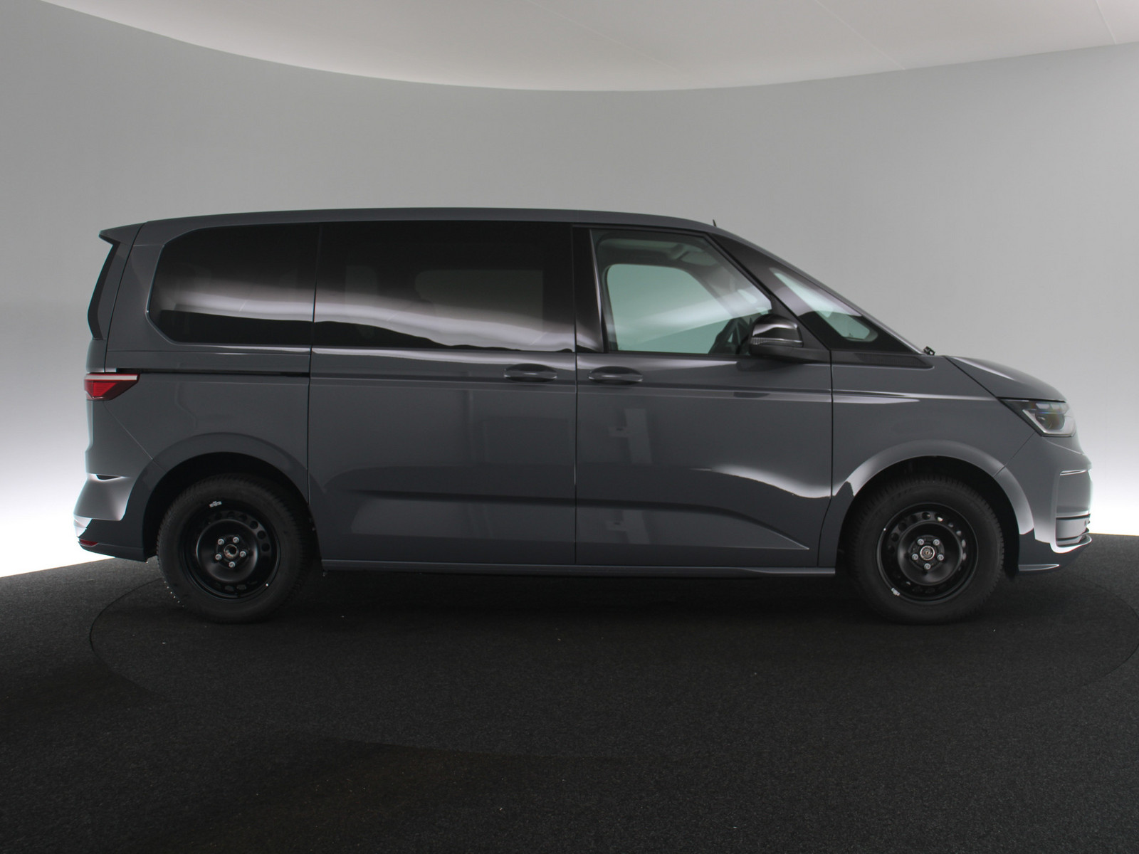 VW T7 Multivan 2.0 TDI Trend VW T7 Multivan 2.0 TDI Trend