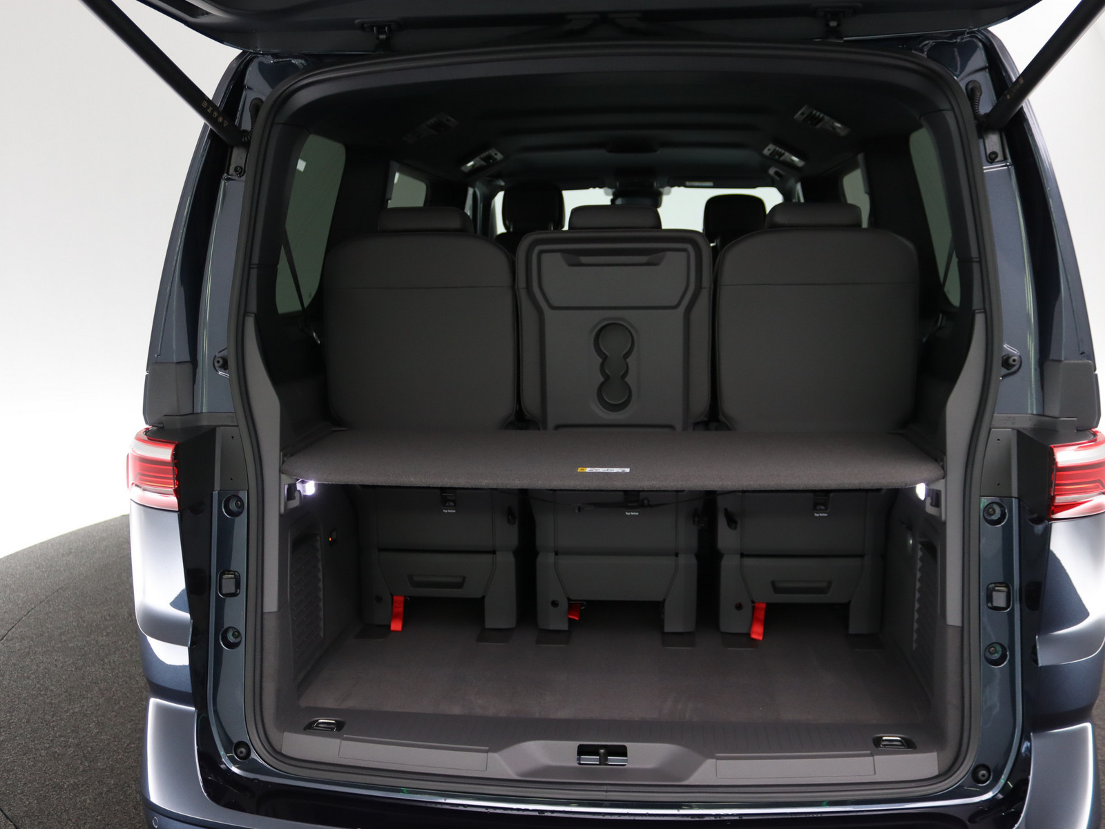 VW T7 Multivan 2.0 TDI Life VW T7 Multivan 2.0 TDI Life