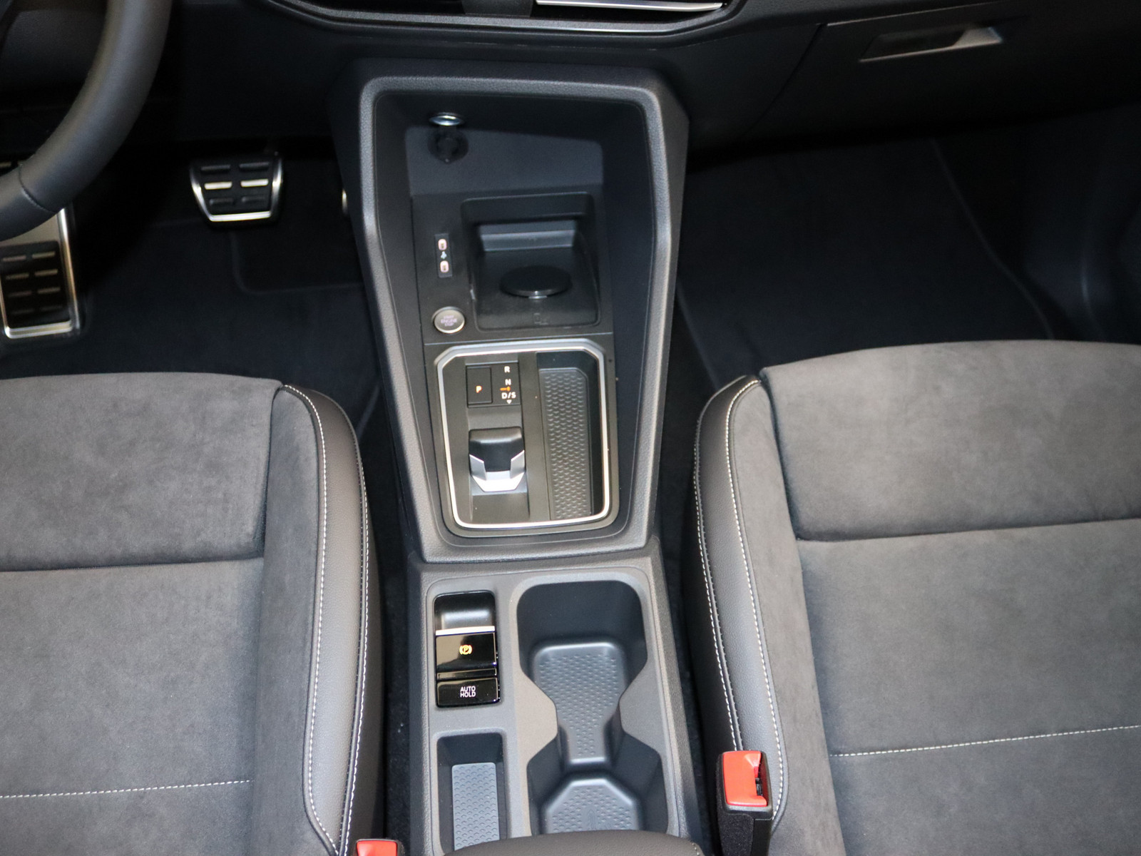 VW Caddy 2.0 TDI Style Maxi VW Caddy 2.0 TDI Style Maxi