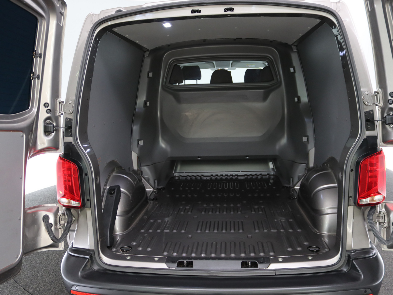 VW T6.1 Transporter Kasten 2.0 TDI PLUS 4M lang Trendline VW T6.1 Transporter Kasten 2.0 TDI PLUS 4M lang Trendline
