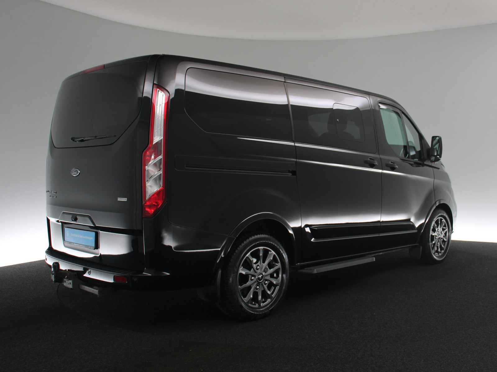 FORD Tourneo Custom 2.0 TDCi 310 L1 Tourneo FORD Tourneo Custom 2.0 TDCi 310 L1 Tourneo