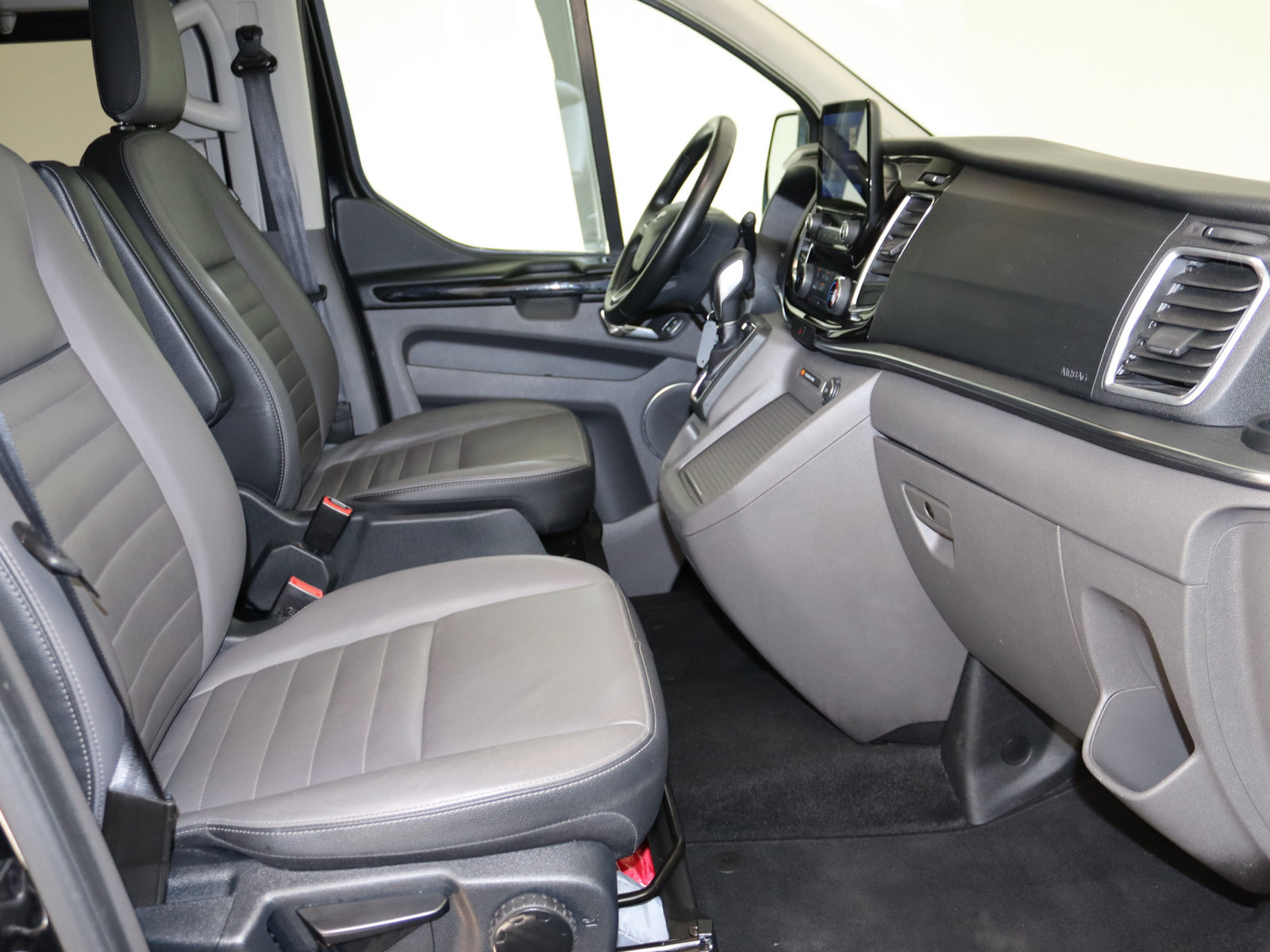 FORD Tourneo Custom 2.0 TDCi 310 L1 Tourneo FORD Tourneo Custom 2.0 TDCi 310 L1 Tourneo