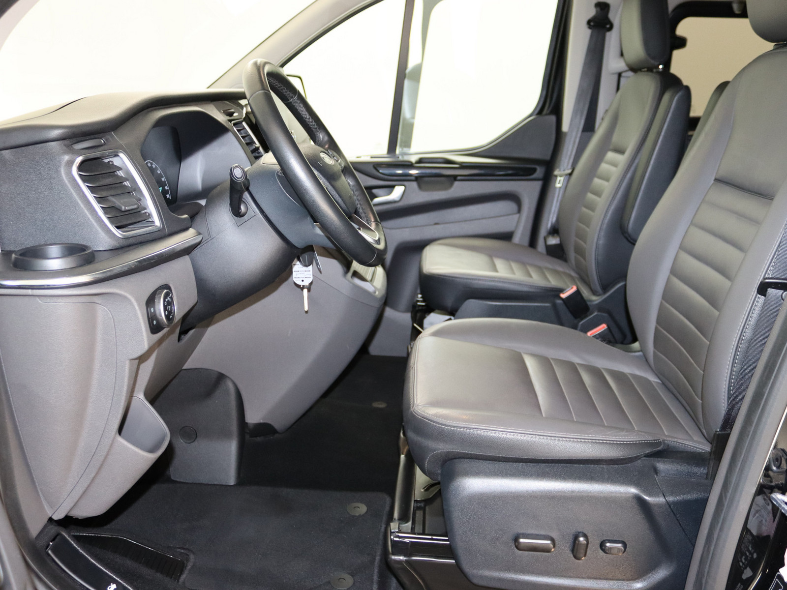 FORD Tourneo Custom 2.0 TDCi 310 L1 Tourneo FORD Tourneo Custom 2.0 TDCi 310 L1 Tourneo