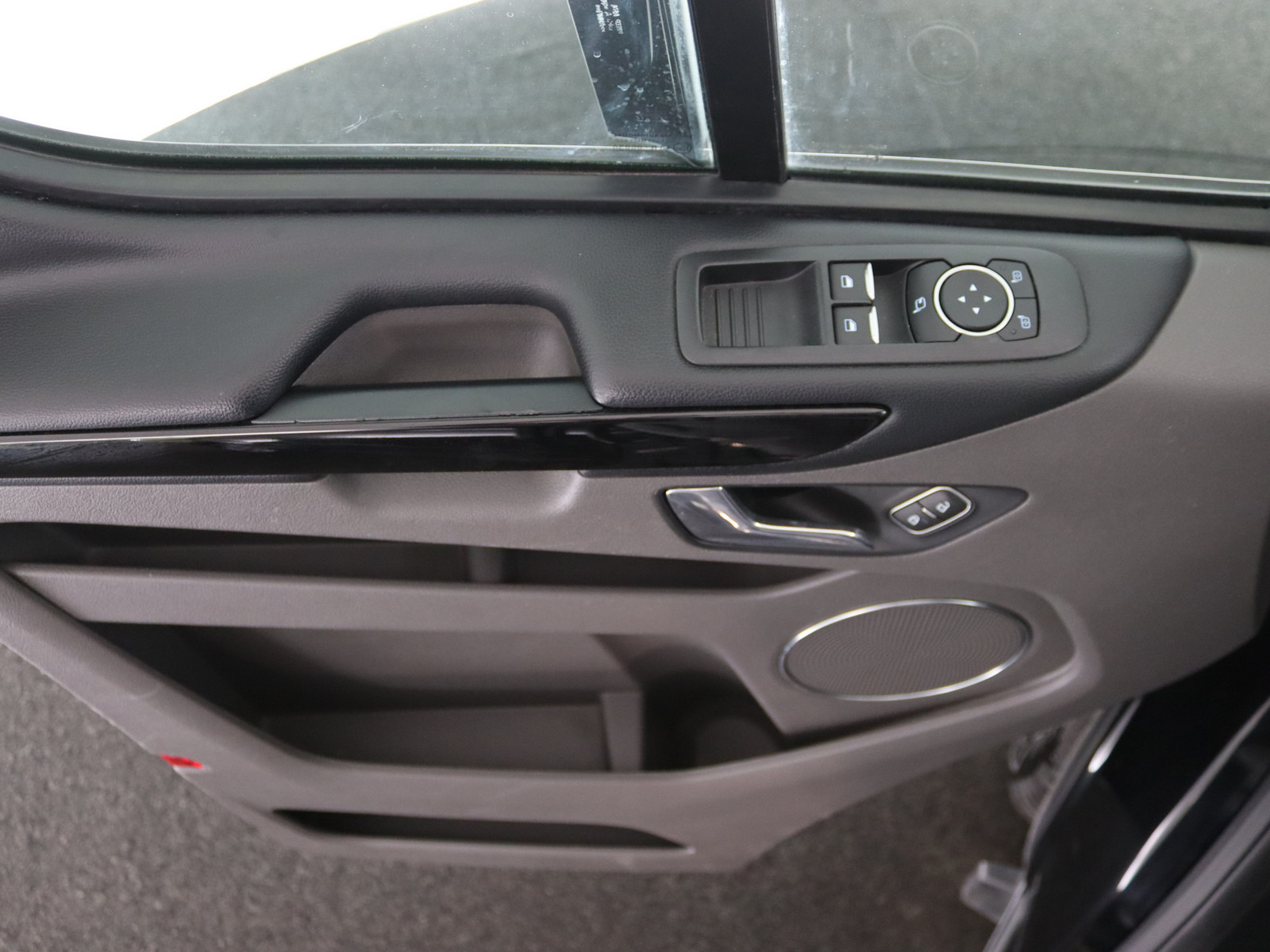 FORD Tourneo Custom 2.0 TDCi 310 L1 Tourneo FORD Tourneo Custom 2.0 TDCi 310 L1 Tourneo