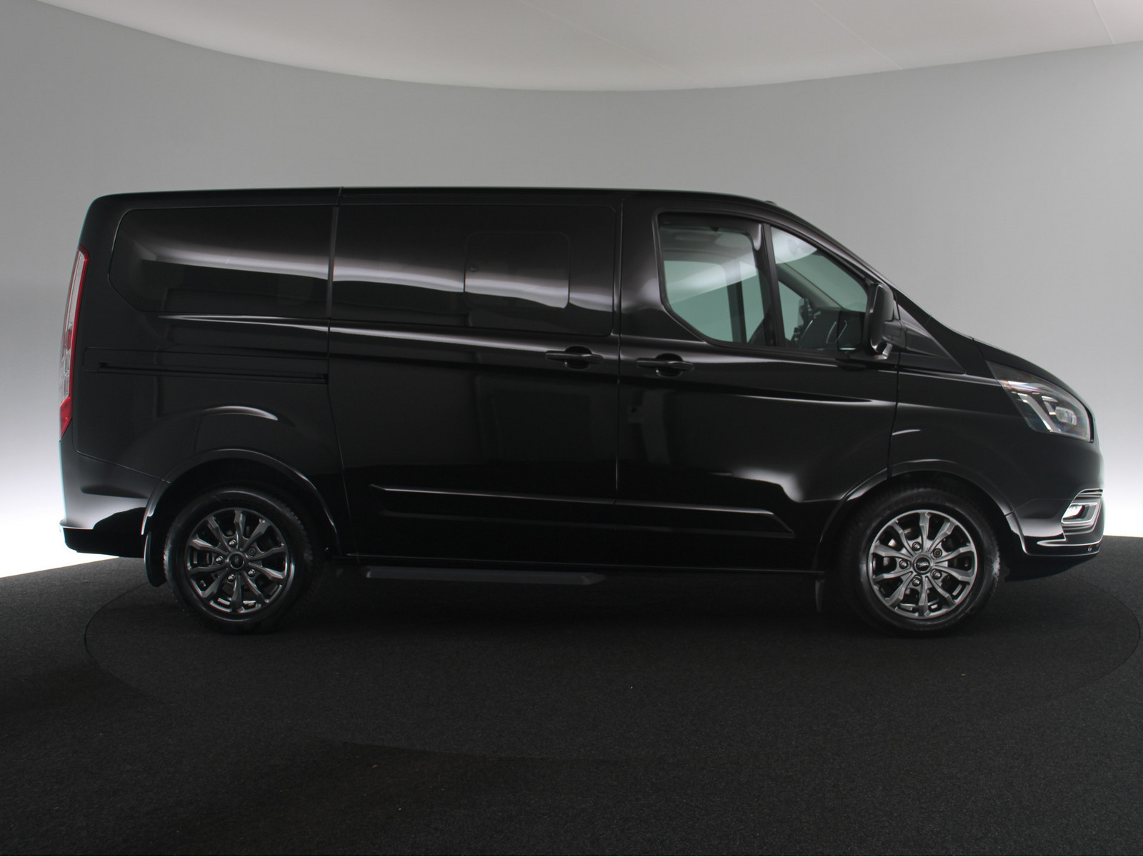 FORD Tourneo Custom 2.0 TDCi 310 L1 Tourneo FORD Tourneo Custom 2.0 TDCi 310 L1 Tourneo