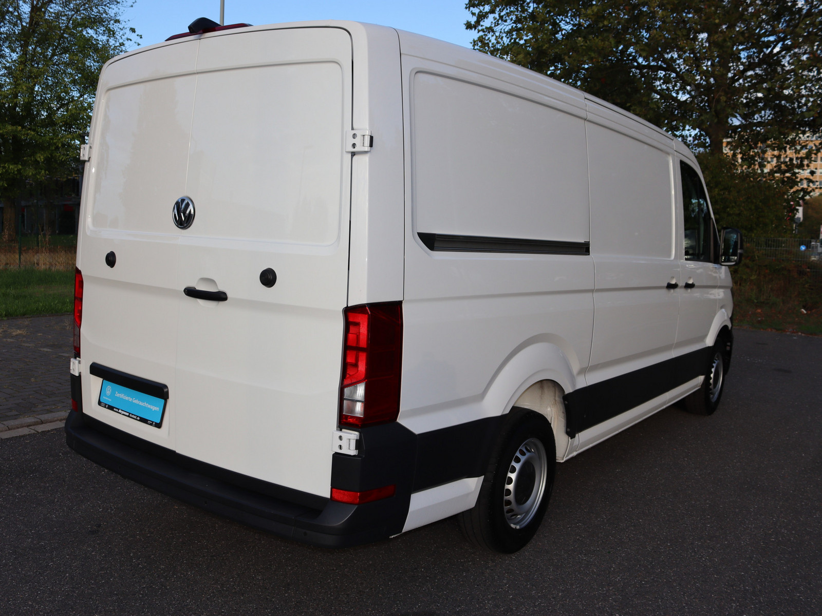 VW Crafter 35 2.0 TDI L2H1 FWD VW Crafter 35 2.0 TDI L2H1 FWD