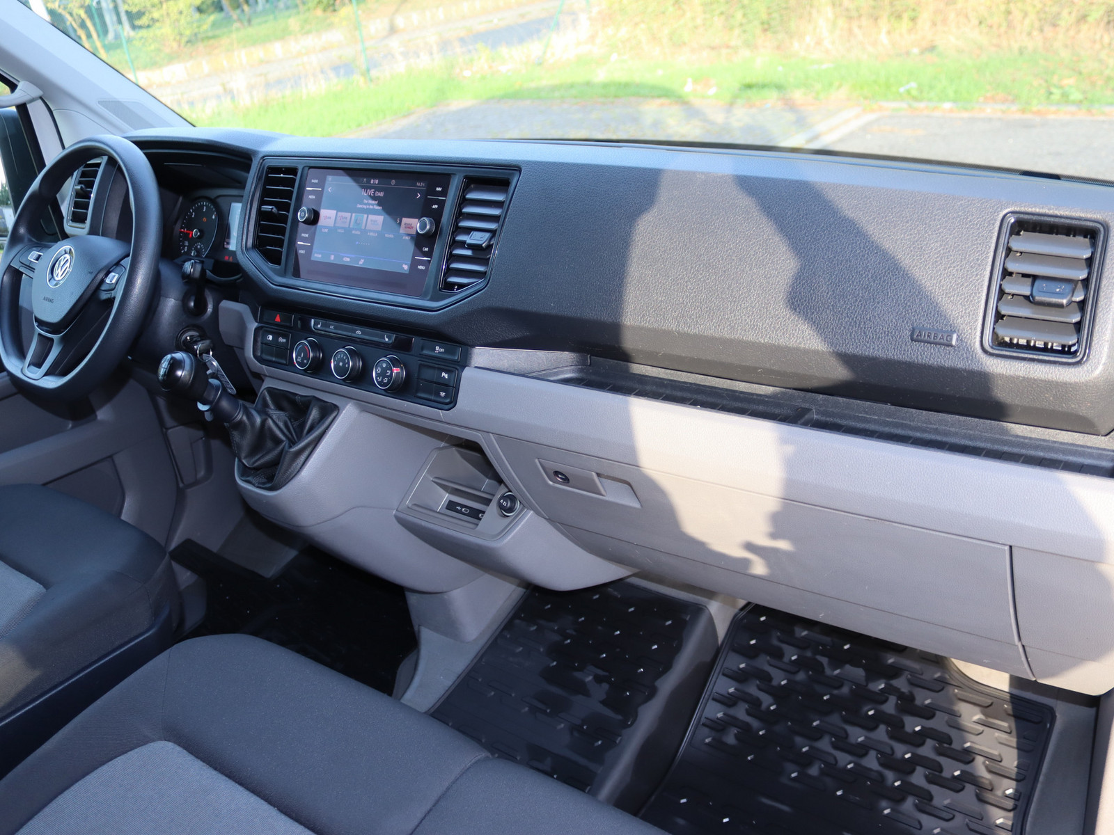 VW Crafter 35 2.0 TDI L2H1 FWD VW Crafter 35 2.0 TDI L2H1 FWD