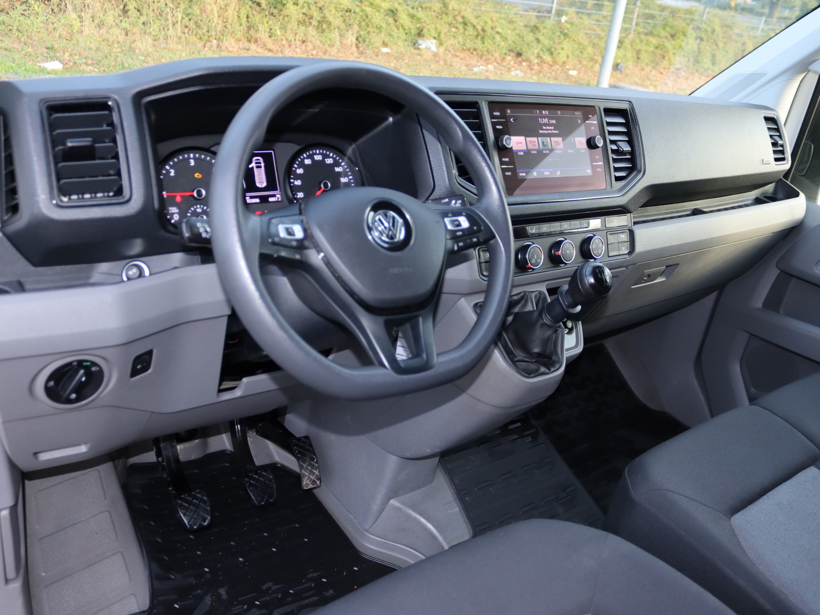 VW Crafter 35 2.0 TDI L2H1 FWD VW Crafter 35 2.0 TDI L2H1 FWD