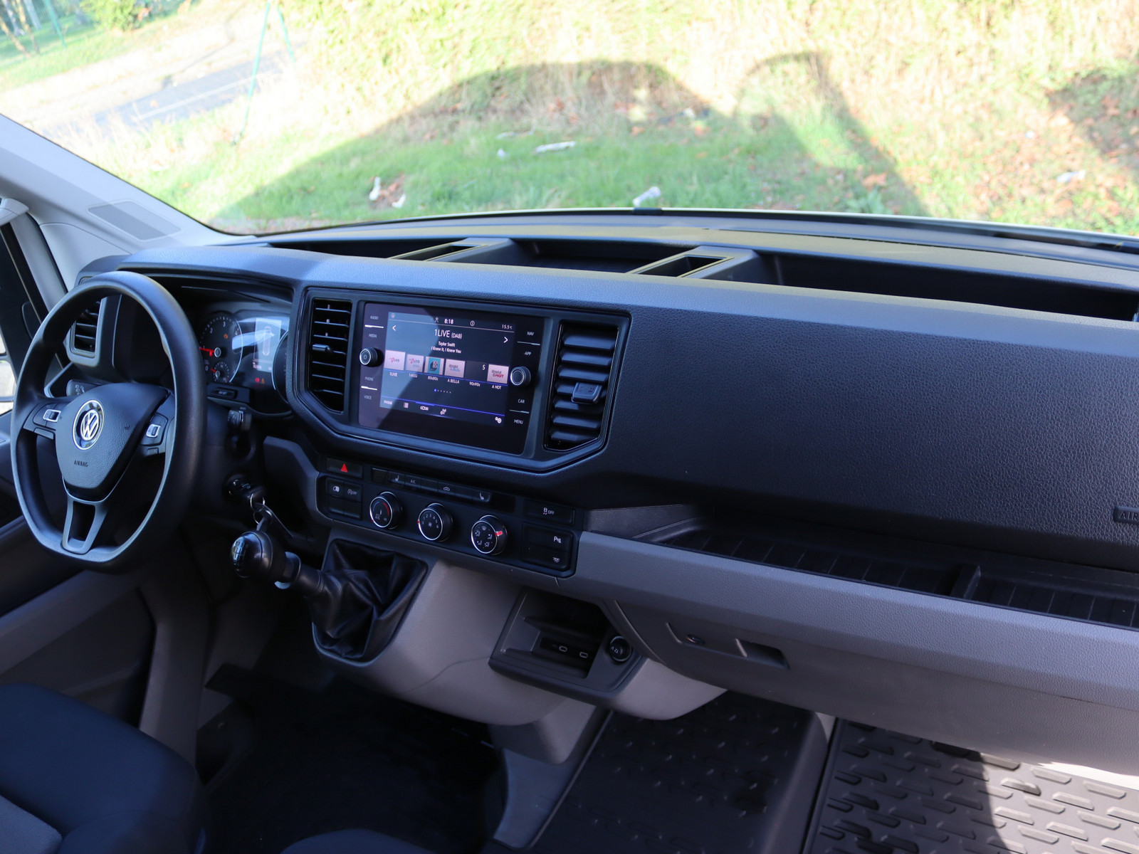 VW Crafter 35 2.0 TDI L2H1 FWD VW Crafter 35 2.0 TDI L2H1 FWD