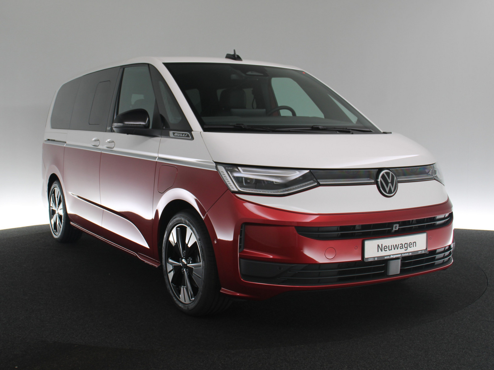 VW T7 Multivan Life 1,5 l 130 kW eHybrid VW T7 Multivan Life 1,5 l 130 kW eHybrid