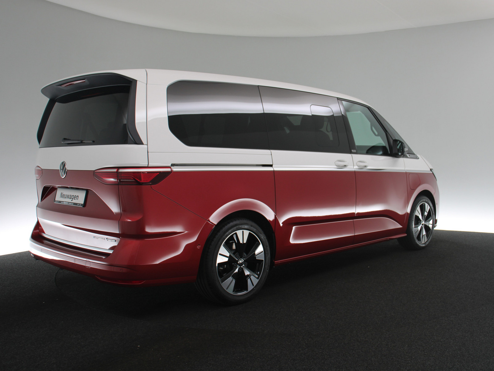 VW T7 Multivan Life 1,5 l 130 kW eHybrid VW T7 Multivan Life 1,5 l 130 kW eHybrid