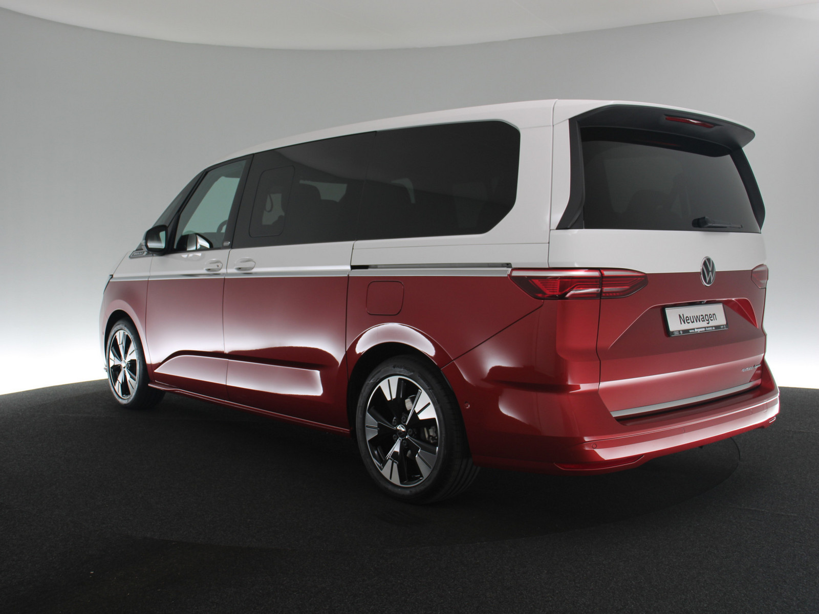 VW T7 Multivan Life 1,5 l 130 kW eHybrid VW T7 Multivan Life 1,5 l 130 kW eHybrid